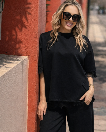 Women's Set of Pants and Blouse with Lace